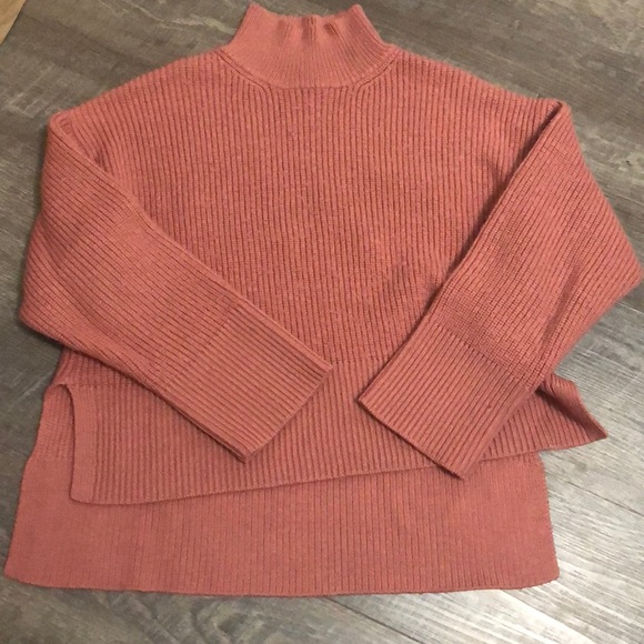 Pink sweater - Picture 2 of 3